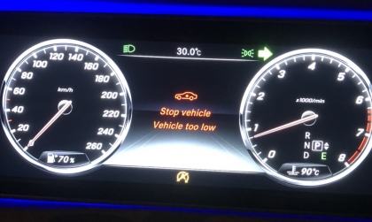 Xe Mercedes S400 bị hư phuộc, có chỗ nào sửa nhanh không các bác?